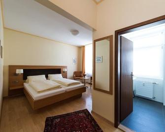 Hotel Hirschen - Konstanz - Bedroom