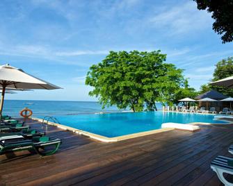 Tunamaya Beach & Spa Resort - Tioman Island - Piscina