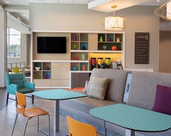 Home2 Suites by Hilton Omaha UN Medical Ctr Area - Omaha - Huiskamer