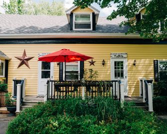 Farmhouse Inn B&B - Canning
