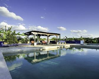 Hacienda Dzibikak - stunning luxury estate, great for kids, w/ staff, nr Merida - Dzibikak - Piscina