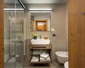 Almhotel Lenz - Valdaora - Banheiro