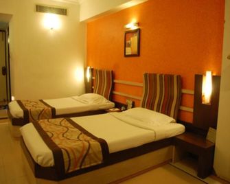 Hotel Ranjits Lakeview - Bhopal - Bedroom