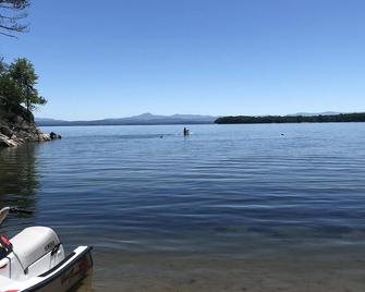 Rockview Cottage: Peaceful Lake Champlain Retreat, Private - Keeseville