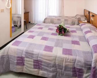 Hotel Crocenzi - San Marino şehri - Yatak Odası