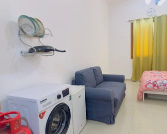 Private Studios with Kitchen in Meena bazar - Dubai - Lavanderia