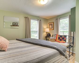 Visit Fife Lake and Traverse Bay! Farmhouse Hideaway - Fife Lake