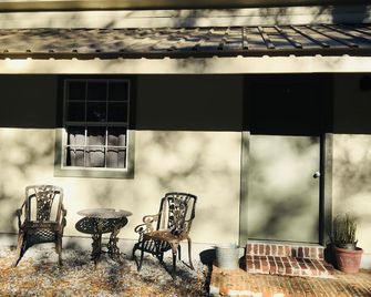 Peaceful, Quaint, Cozy Stay - Folsom - Patio