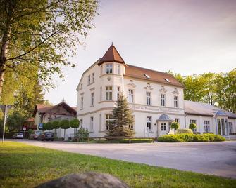 Hotel Waldschlösschen - Kyritz - Gebouw