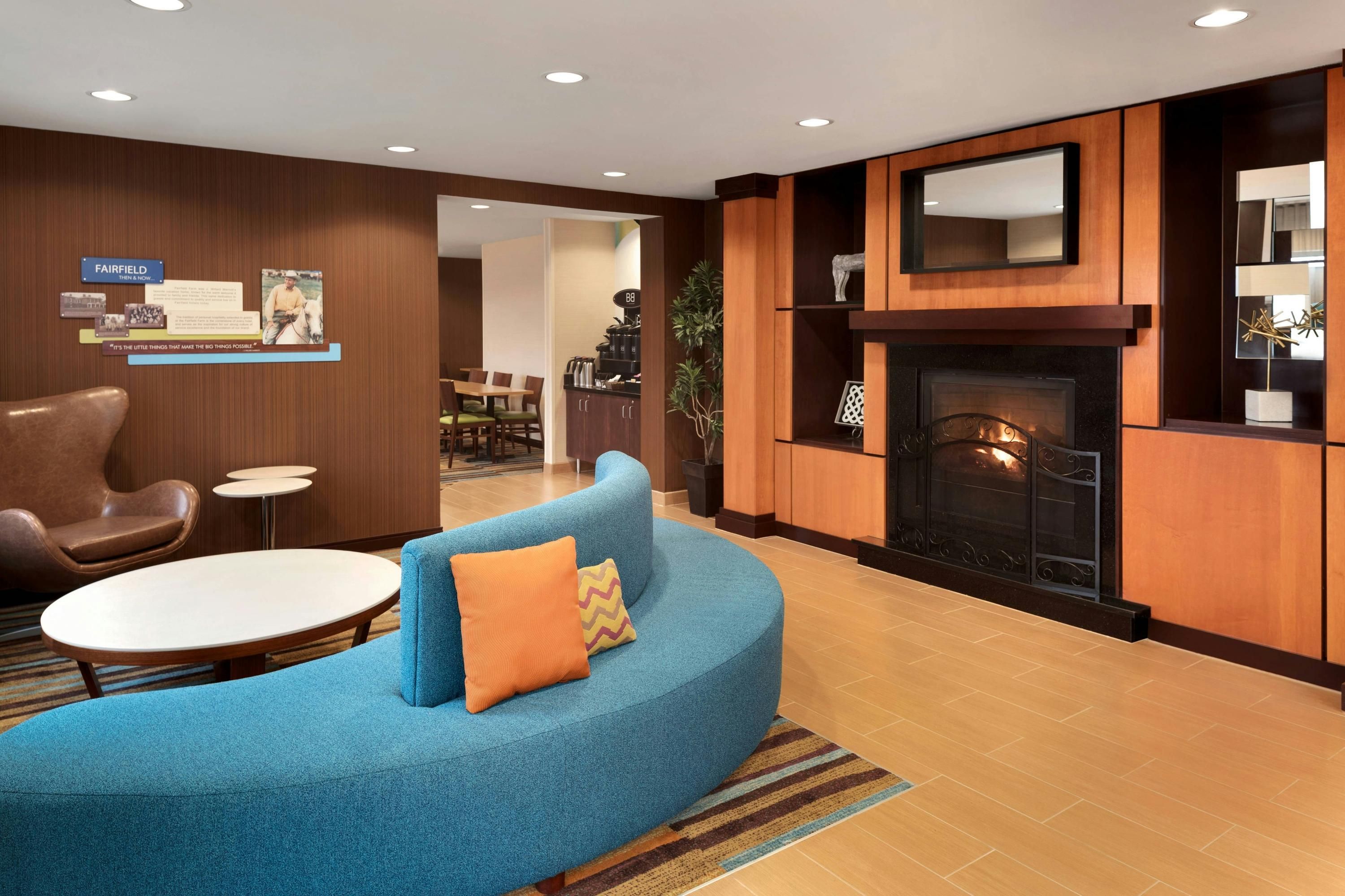 Fairfield Inn & Suites by Marriott Minneapolis Bloomington/Mall of America - Bloomington - Living room