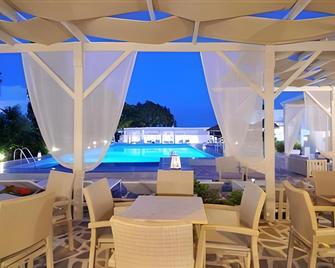 Narges Hotel - Aliki - Bar