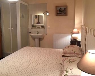 Beautiful house for 8 travelers Ariège Pyrenees Mountains - Montferrier - Habitación