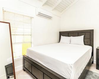 Tropical Bottle Creek Stay & Onsite Parking - Whitby - Habitación