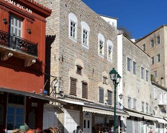 Douskos Port House - Hydra