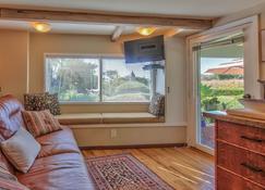 Tuckaway has Ocean and Point Lobos views & is pet friendly ! - Carmel-by-the-Sea