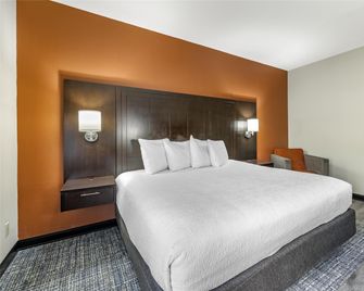 Best Western Plus Lee's Summit Hotel & Suites - Lee’s Summit - Schlafzimmer