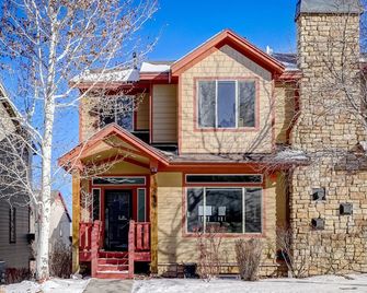 Bear Hollow Village by All Seasons Resort Lodging - Park City - Building