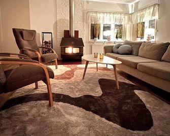 6 person holiday home in Slussfors - Umnäs - Sala de estar