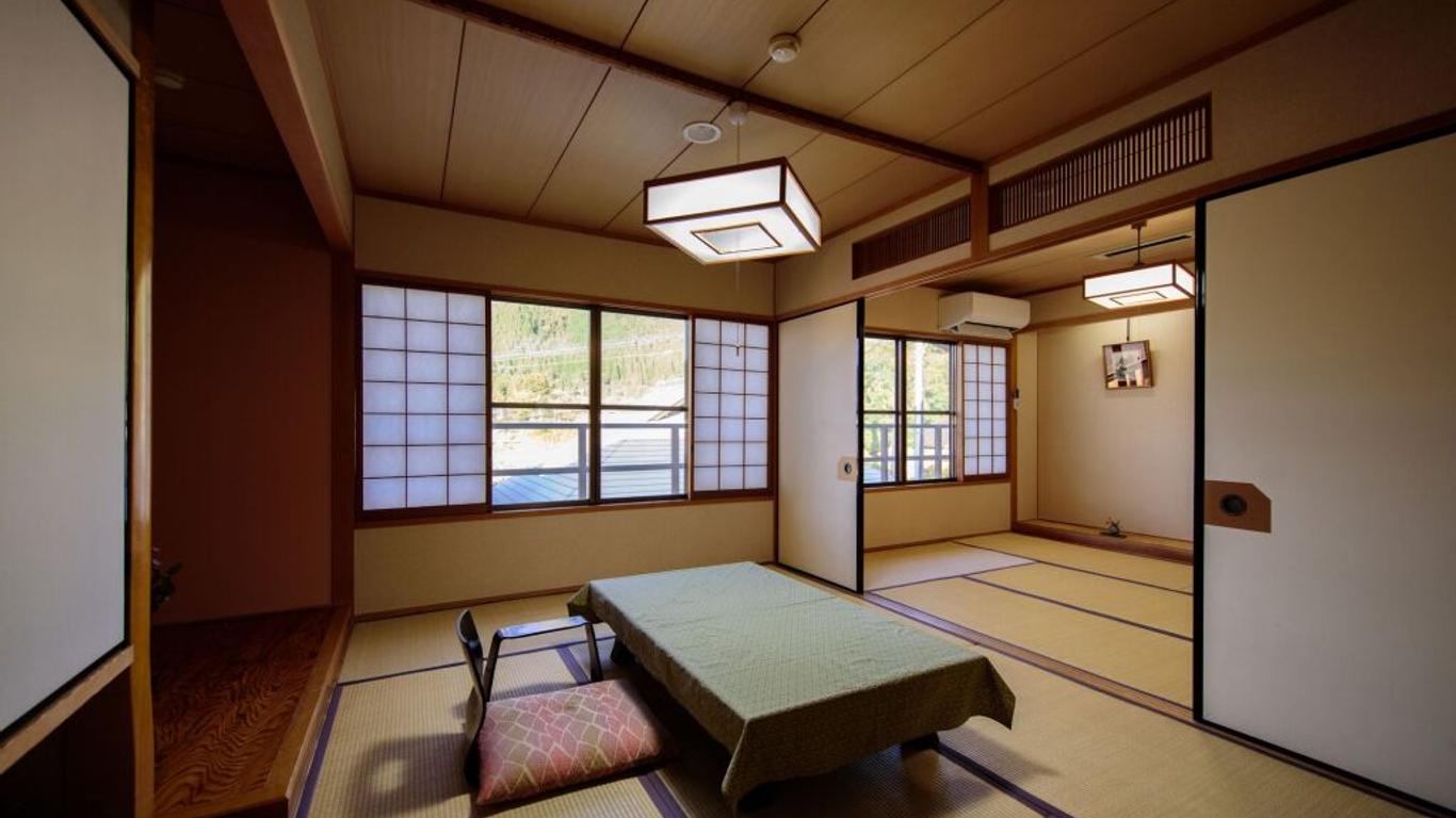 Yufuin Onsen Wafu Ryokan Tsuenosho