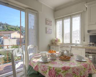 Casa Grandis Nel Centro di Bordighera - Bordighera - Essbereich