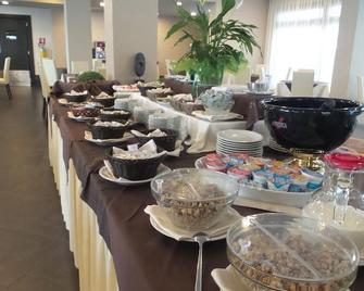 BNS Hotel Francisco - Baia Domizia - Buffet