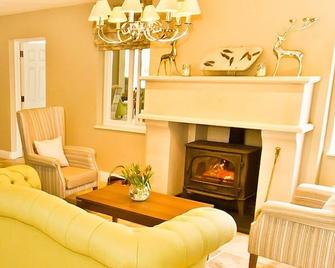 Cadmore Lakeside Hotel - Tenbury Wells - Living room