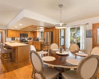 French Farmhouse On Boutique Farm - Close to The Beach - Arroyo Grande - Dining room