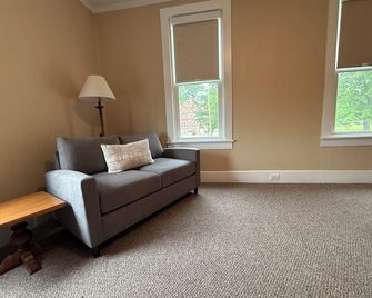 Historic Home - 18 mi. to Holiday World, Near Ohio River & Hoosier Forestry - Tell City - Salon
