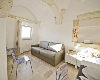 Scirocco Apartment with terrace by Wonderful Italy - Ostuni - Wohnzimmer