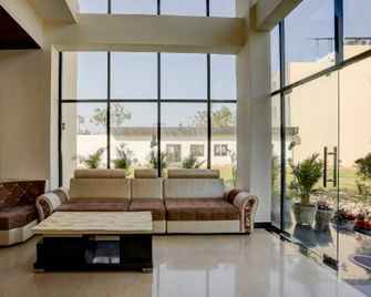 Collection O Madhuvan Inn - Lucknow - Lobby