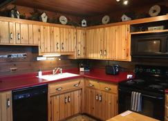 Beautiful Cabin on Scenic WI River/Lake Wisconsin. Close to WI Dells and Madison - Poynette - Kitchen