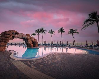 Pink Shell Beach Resort And Marina - Fort Myers Beach - Piscine