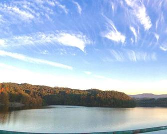 T-Lea Farm Your 73 Acre Horse Farm Vaction Retreat In East Tennessee - Tellico Plains - Outdoors view