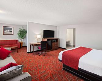 Ramada by Wyndham Bowling Green - Bowling Green - Makuuhuone