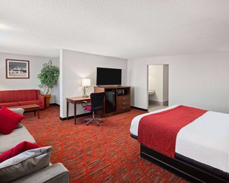 Ramada by Wyndham Bowling Green - באולינג גרין - חדר שינה
