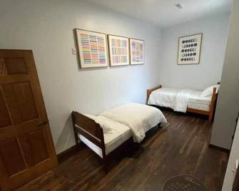 Courthouse Square Condo - Warren - Ložnice