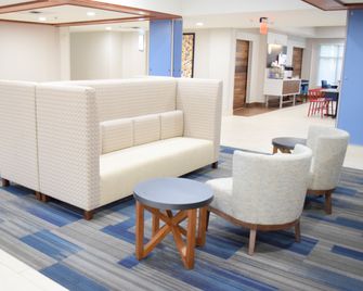 Holiday Inn Express & Suites Pensacola W I-10 By IHG - Pensacola - Lounge