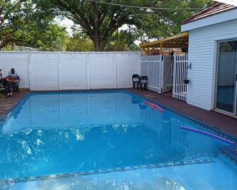 Trinity Cottage - Vanderbijlpark - Pool