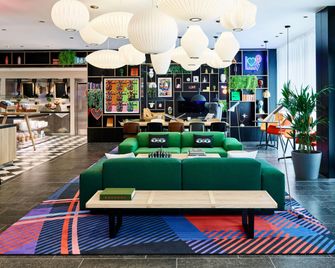 citizenM London Victoria Station - London - Lounge