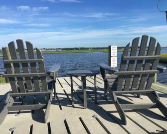 Kayaker and Bird Watchers Dream: Freshly Renovated with Breathtaking Views - Swansboro - Patio