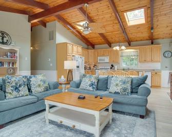Ping-Pong Table, Beach Access North Falmouth Home - North Falmouth - Living room