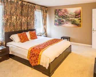 Sunny and Elegant Villa - Newark - Bedroom