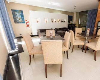 Uriburu 1756 by Ayres Apartments Recoleta - Buenos Aires - Comedor