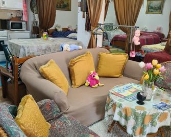 Villa George - Family Holidays - Néa Mákri - Wohnzimmer