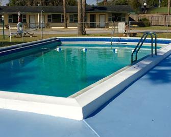 Withlacoochee Motel - Inglis - Pool