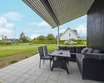 Amazing Home In Køge With Kitchen - Køge - Patio