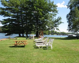 Updated Lake Minocqua Cabin And Pontoon Rental Option - Minocqua - Terasa