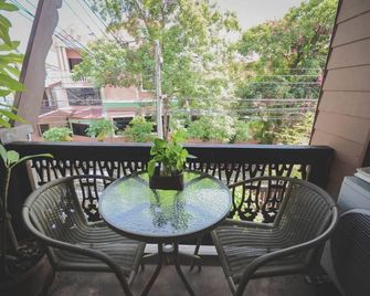 Villa 91 Guesthouse - בנגקוק - מרפסת