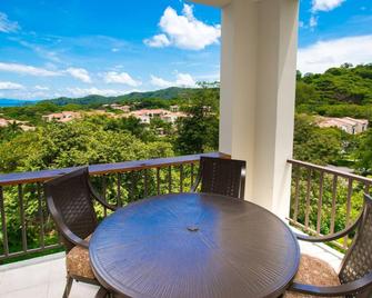 Classy Artsy Ocean-view Unit Near Pool at Pacifico in Coco Sleeps 6 - Coco - Balcony