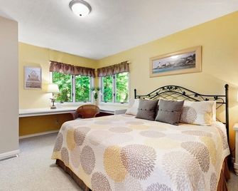 Holiday Hill Resort 'The Hilltop House' Unit 730 - Saugatuck - Bedroom